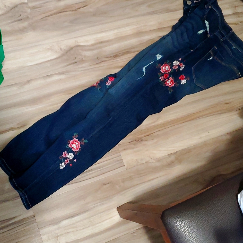 Express embroidery jeans